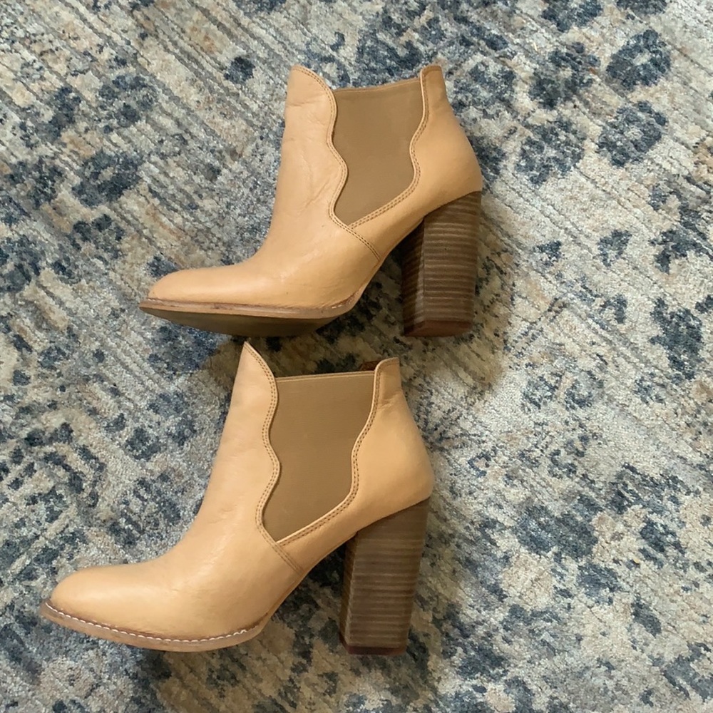 Chinese Laundry ankle boot